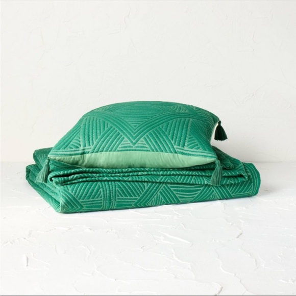 Opalhouse Other - Opalhouse Designed with Jungalow Dark Green Decorative Bed Throw & Pillo…